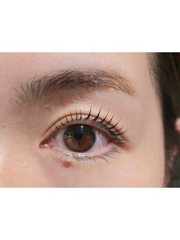 ナチュラル上品な目元にしたい