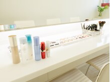 メイクルーム完備しております。施術後にお使い下さい。