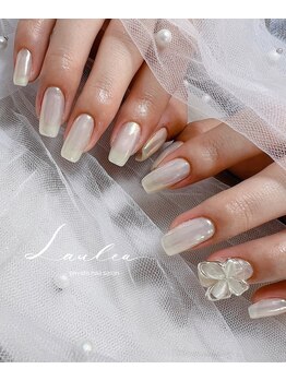 ラウレア(Laulea)/ホワイト×蝶々