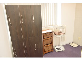 ブルー 四日市店(BLV)/鍵つきロッカー完備