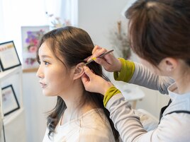 人気！耳つぼジュエリー導入♪