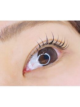 ナチュラル上品な目元にしたい