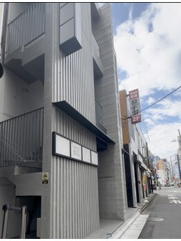 アプライ(APPLY)/こちらの建物の3階です