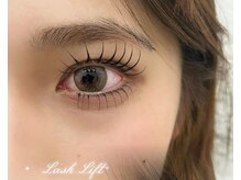 まつげパーマでナチュラルに可愛いもトレンドです♪