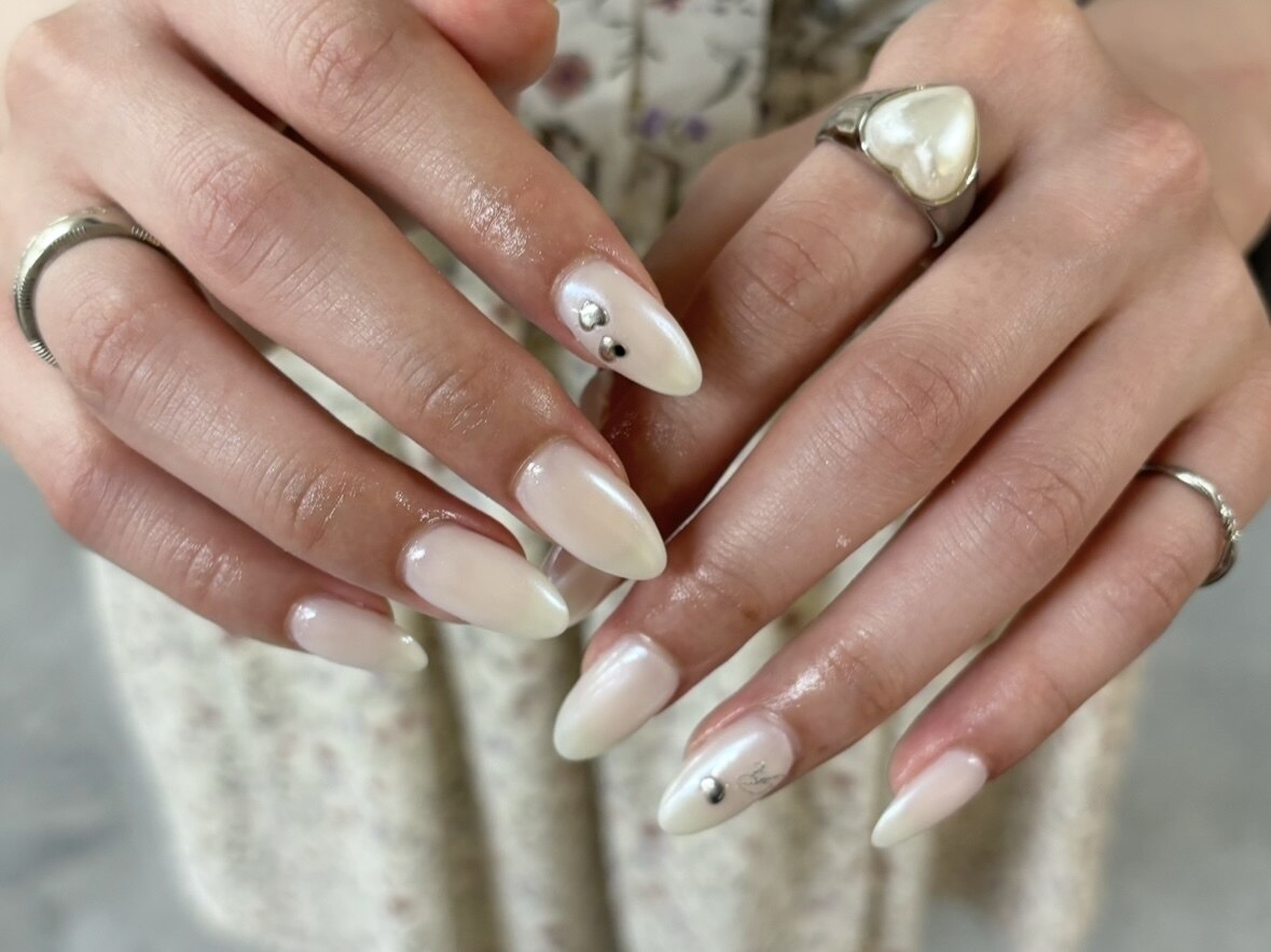 2026年冬トレンド】ホワイト ワンカラーのネイルデザイン集｜人気順