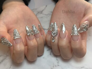 ダリア(Dahlia)/キラキラツイードネイル