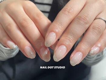 ネイルドットスタジオ 堺筋本町(NAIL DOT STUDIO)/ラメグラ