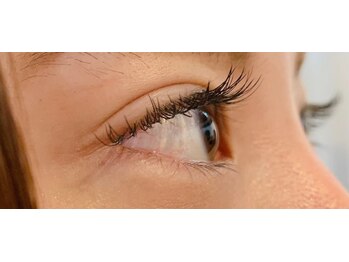 フリルアイビューティ 豊中店(Frill Eye Beauty)/