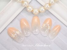 ネイルサロン ブランシュール(Nail Salon Blancheur)/ベージュのお花ネイル
