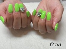モア(moa)/ネオンカラー　ネイル