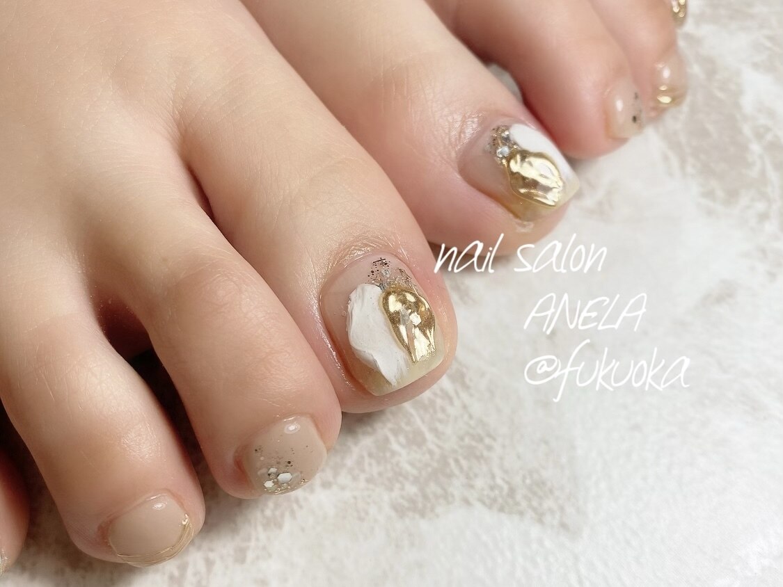 【foot】シェル ニュアンス フットネイルチップ 2025年秋トレンドニュアンス クリア フットのネイルデザイン集｜人気