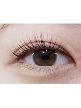 ナチュラル上品な目元にしたい