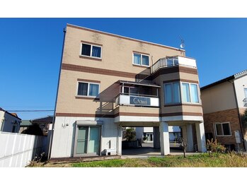 シェリ(Cheri)/サロン　正面外観