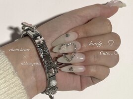 heart chain nail