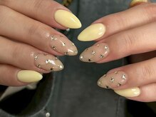 ユイット(HUIT)の雰囲気（春ネイル/パステルイエロー/ストーンネイル）