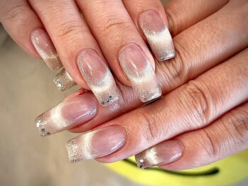 ヌル ネイル 堀江(NURU NAIL HORIE)/大人気!マグネットフレンチ☆