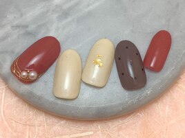 上品シースルーネイル