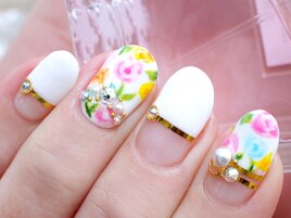 繊細な小花柄で上品に