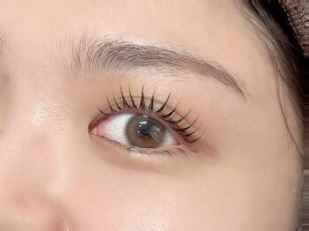 キキ(KIKI)/目尻流しデザイン