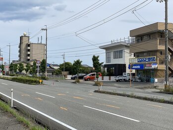 トラット エステアンドアイズ(tratto)/【吉野川大橋・バイパス方面】
