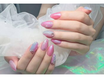 幻想的なマーメイドネイル