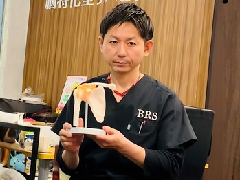 リハラボ整体院の写真/首・肩こりの疲れを感じマッサージに通われている方◎一人一人に合わせたオーダーメイド整体で悩み解消★