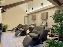 ヘッドスパで頭をすっきりほぐしながら頭皮と髪を本格ケア