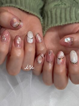 綺麗めニュアンスネイル