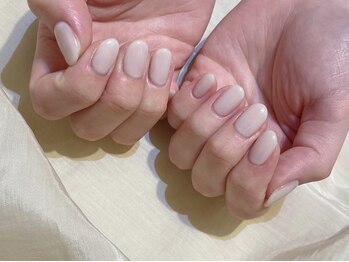ネイルズ ララ(nails Lala)/オフホワイト。