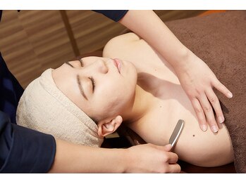 エヌドットバーバー ヒロオ(N.BARBER HIROO)/デコルテシェービング〈エステ〉