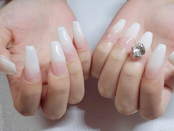 ベネ(Bene)の写真/深爪・噛み爪などの悩みを解消したい方に◎当店のスカルプでどの角度から見てもキレイなフォルムに…！