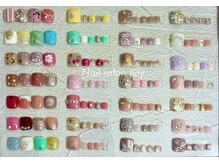リーズン(LEASON)の雰囲気（【◆フット◆】左から親指アートコース￥7.000定額コース￥8.000～）
