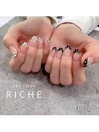 ドット柄フレンチネイル