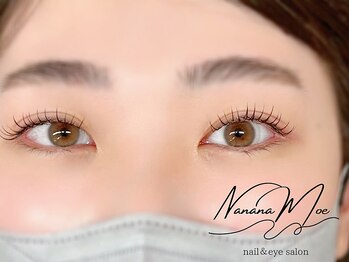 ナナナモエ 千歳店(NananaMoe)の写真/【LEDエクステ変更無料♪】持続力UP!マツエクの持ちが悪い方に◎
フラットラッシュ使用で付け心地も良好♪