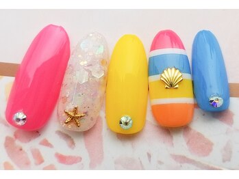 ターラ(Tara)/カラフルマリンネイル