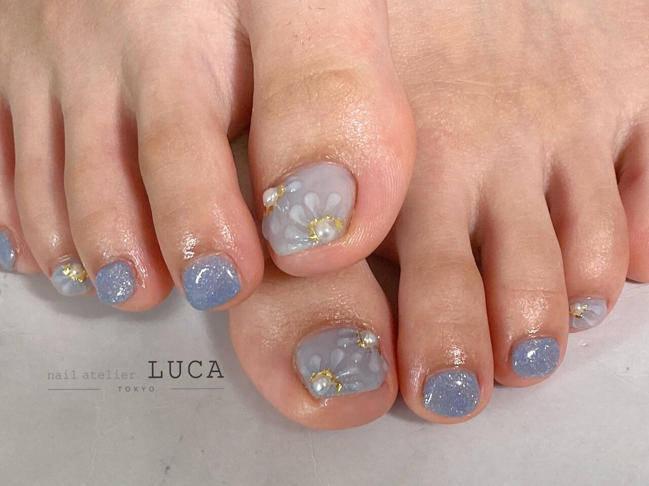2025年-2026年冬トレンド】フラワー フット 春のネイルデザイン集