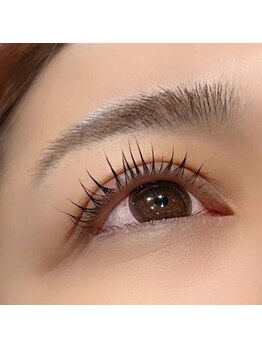 ナチュラル上品な目元にしたい