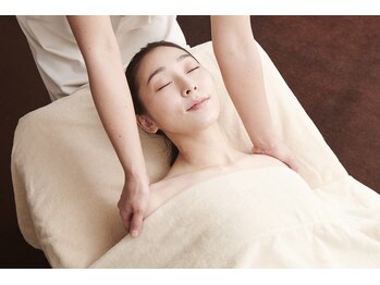 サレーヌ浦和駅前/背中・胸元ストレッチ