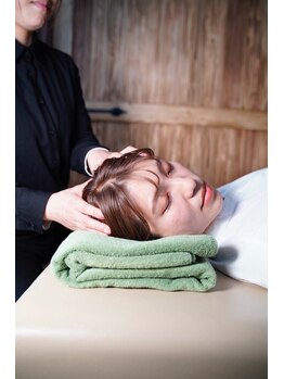 クマの冬眠 南川添店/施術風景