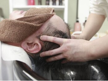 治療院セイメイ(SEIMEI)の写真/【男性も大歓迎!!】眼精疲労・頭痛・辛い肩こりにオススメ◎ウェットヘッドスパで頭皮の毛穴までスッキリ！