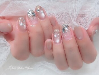 ネイルサロン ヴィクシア(Nail Salon VIXIA)の写真/【仕事帰りでも通いやすい】駅チカ23時まで×リーズナブルな価格設定♪美しい仕上がりで明日も頑張れる!