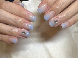 淡ブルーグラデーション