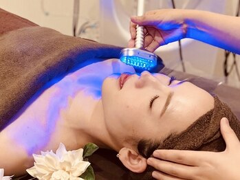 ブローチ 岡崎店(BROOCH)の写真/EMSにて筋肉運転にサポート◎線維芽細胞が肌本来の作り出す力を育み、年齢肌をイキイキした肌へ導きます！