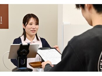 西葛西駅前あさひろ鍼灸整骨院/「1」来院後、お悩みを記入