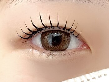 ニコット(Nicotto)の写真/目に馴染む自然な仕上がり×人気急上昇！〈&Healthy〉で目元の存在感UP！