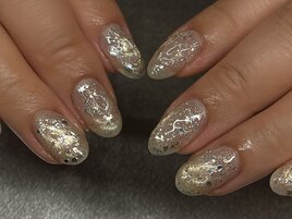 ★夏らしいキラキラネイル