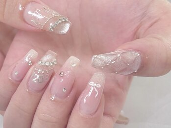 ジェイリー(Je.ily)の写真/韓国風ネイルが得意☆季節のトレンドを取り入れ、大人可愛い爪に仕上げます♪パーツもご用意してます！