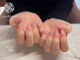 透明感あるワンポイントネイル
