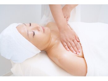 ポーラ ザ ビューティ 大泉学園店 (POLA THE BEAUTY)/デコルテケア