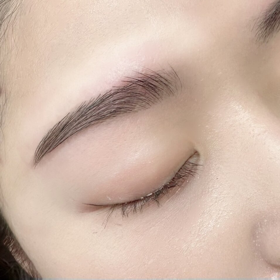 【眉毛メニュー】一気に垢抜け　眉毛デザインWax&間引き.メイク付き￥5500
